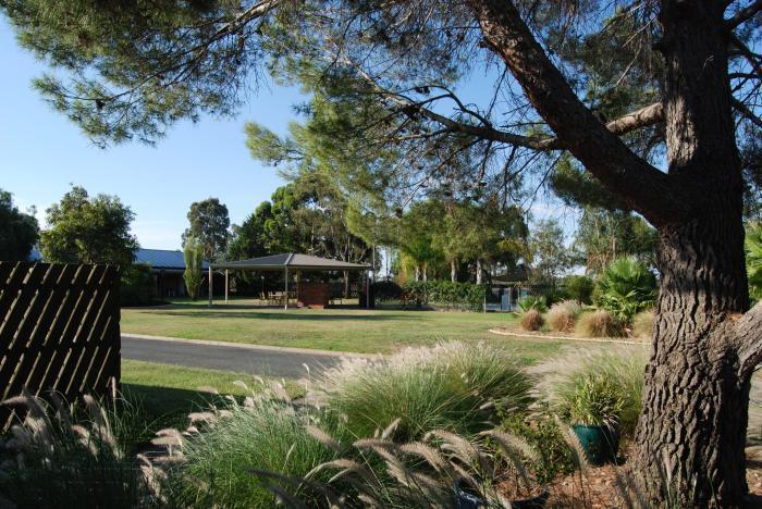Sportslander Motor Inn Moama Buitenkant foto