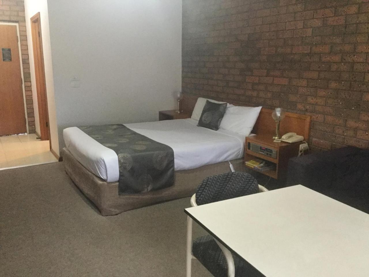 Sportslander Motor Inn Moama Buitenkant foto