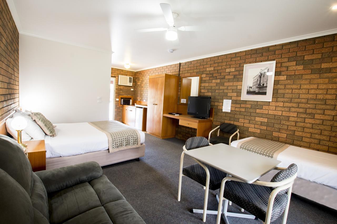 Sportslander Motor Inn Moama Buitenkant foto