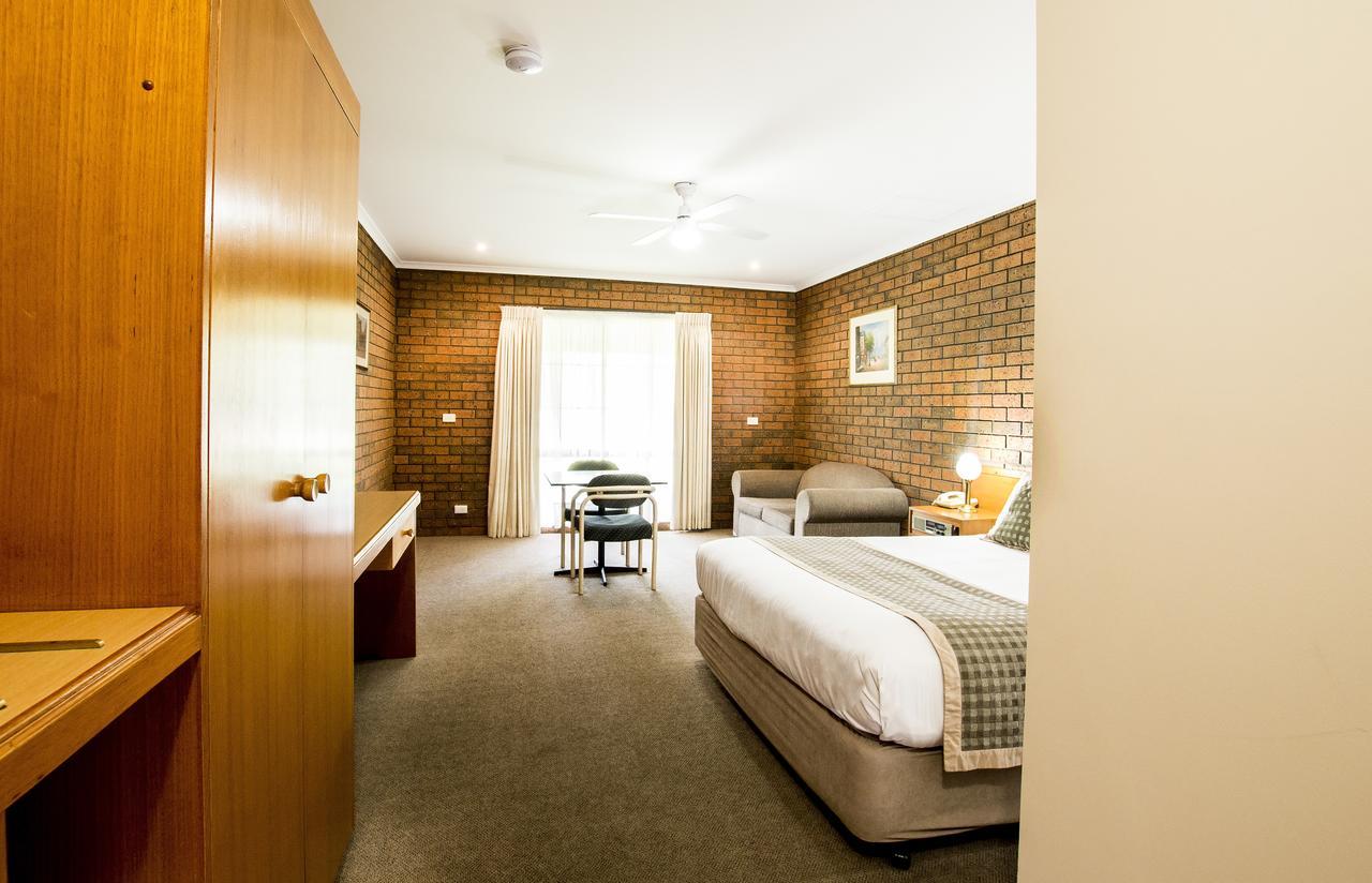 Sportslander Motor Inn Moama Buitenkant foto