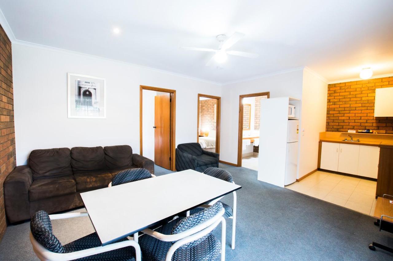 Sportslander Motor Inn Moama Buitenkant foto