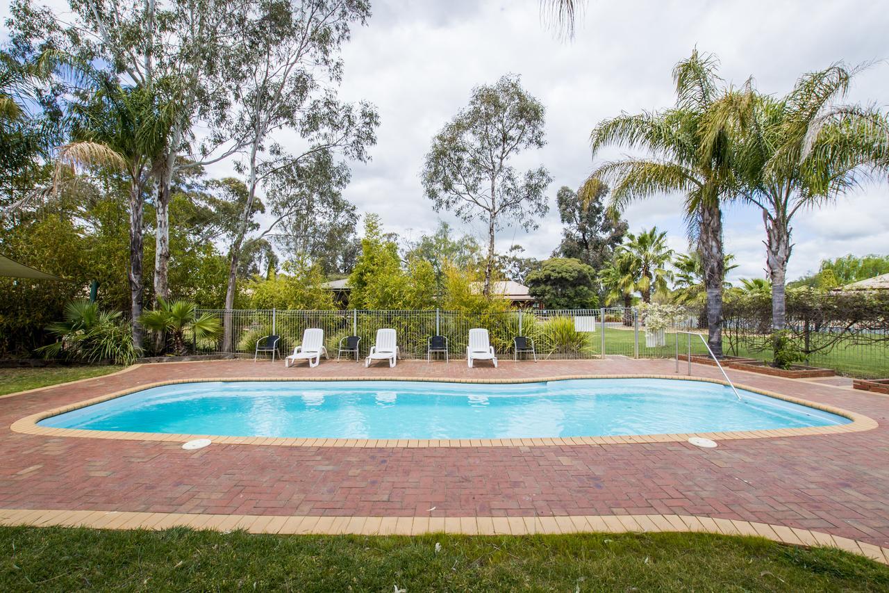 Sportslander Motor Inn Moama Buitenkant foto