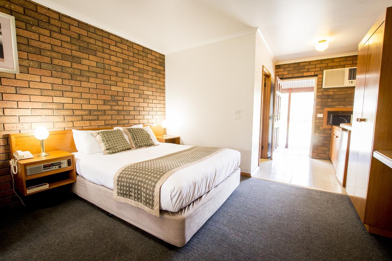 Sportslander Motor Inn Moama Buitenkant foto