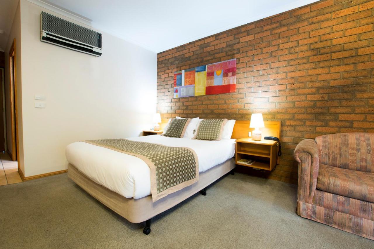 Sportslander Motor Inn Moama Buitenkant foto