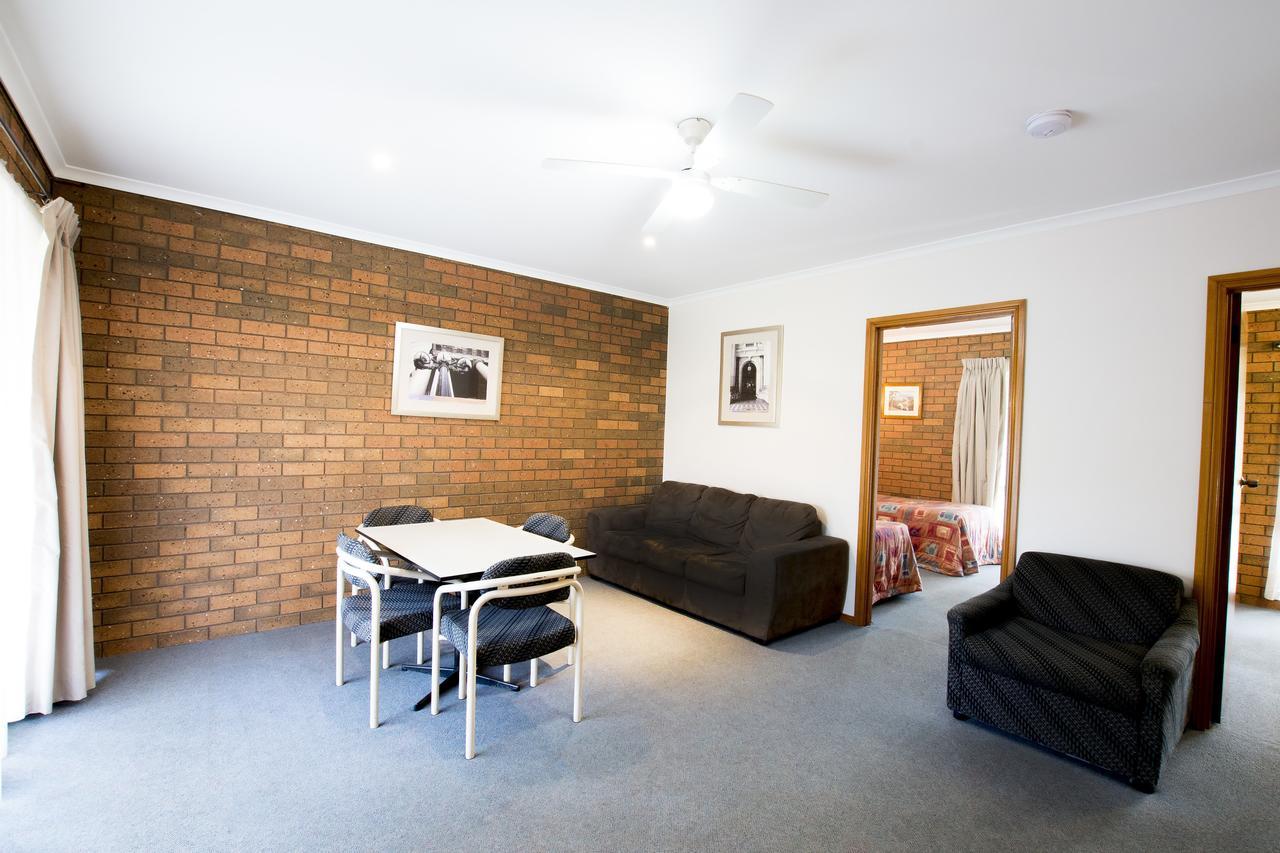 Sportslander Motor Inn Moama Buitenkant foto