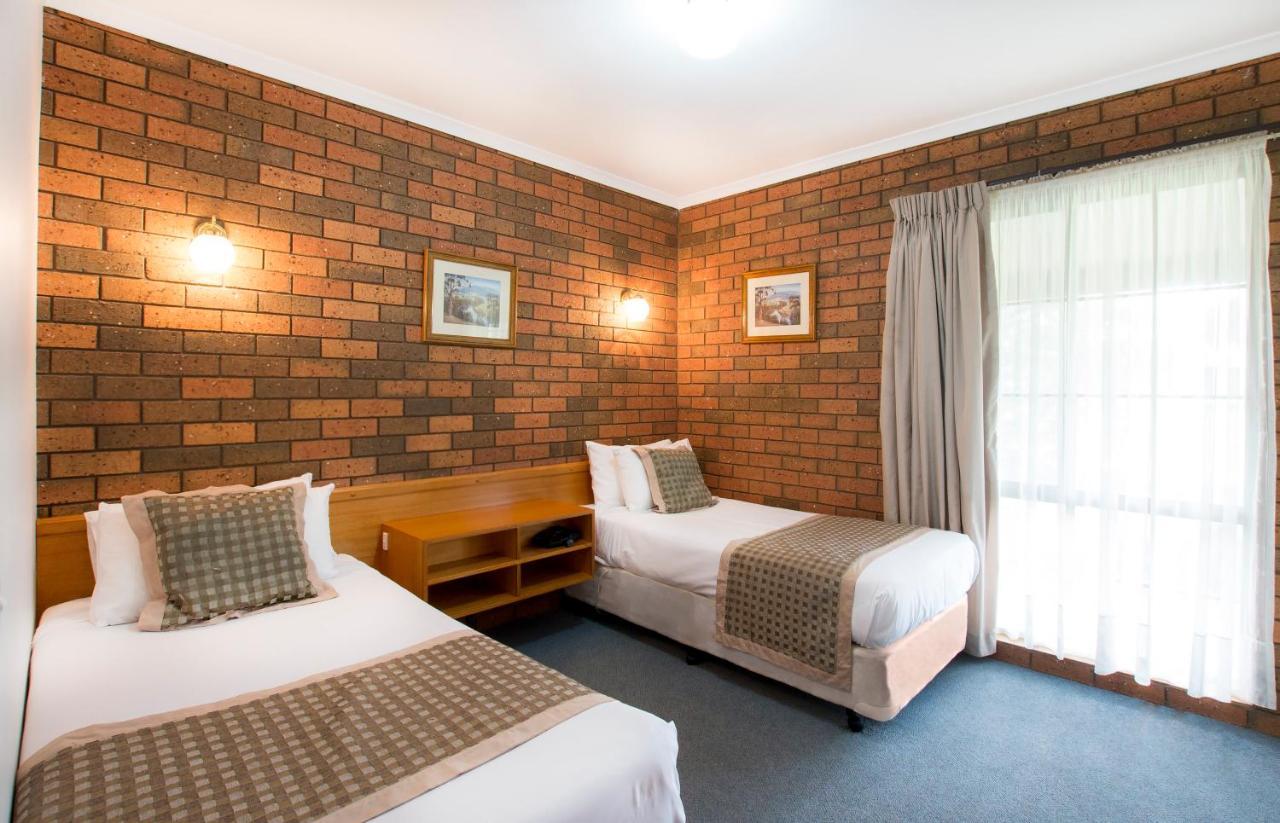 Sportslander Motor Inn Moama Buitenkant foto